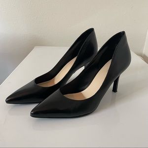 Nine West Black Leather Pointed Heels Size 8